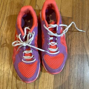 Under Armor tennis shoes